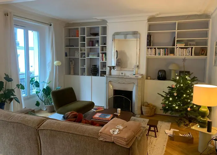 Apartman Charming For 4 In *